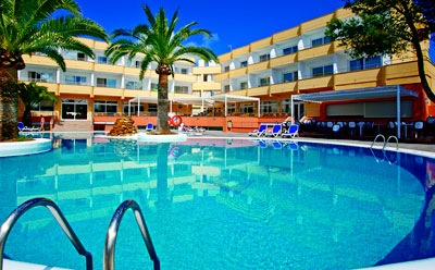 Family holidays in cala blanca - Sagitario Playa Hotel